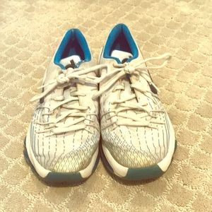 KD 8’s Blue and White